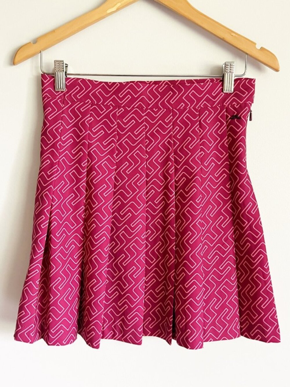 J. Lindeberg Skirt Size Small Short Pleated Magenta Pink Geometric Pockets Golf